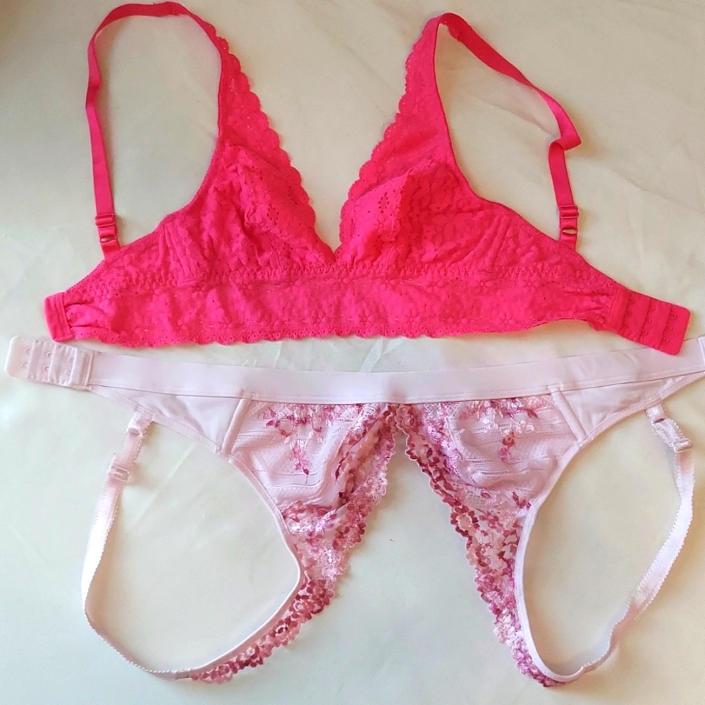 2 Wacoal Bralettes